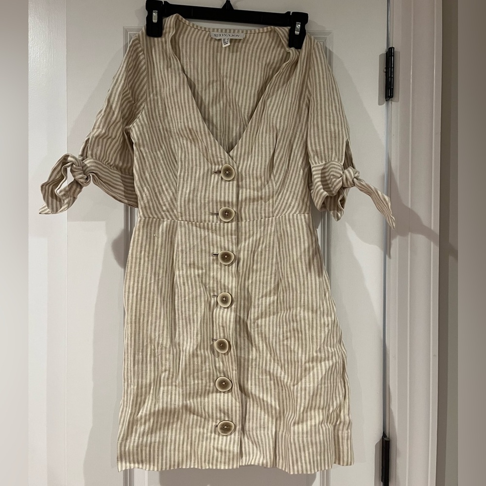 Shona Joy Dress Size 4